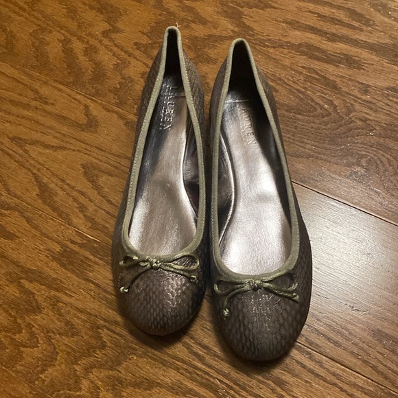 Lauren Ralph Lauren Shoes - NWOT or Box, Lauren Ralph Lauren Colored Flats, Suze 8.5M. Box was misplaced/lst